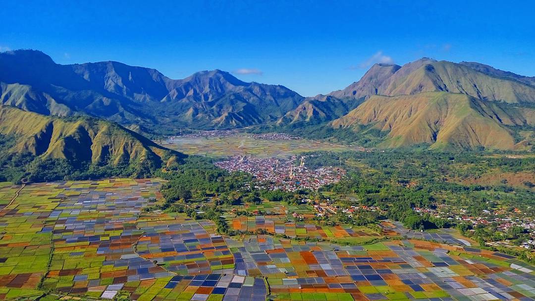 Panorama lembah dan pertanian Sembalun